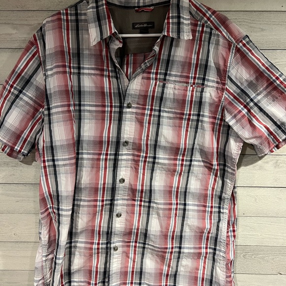 Eddie Bauer Other - NWOT Eddie Bauer large mens red striped flannel button up short sleeve shirt